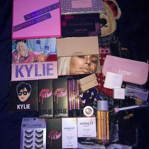 Makeup bundle! Everything is Brand New!